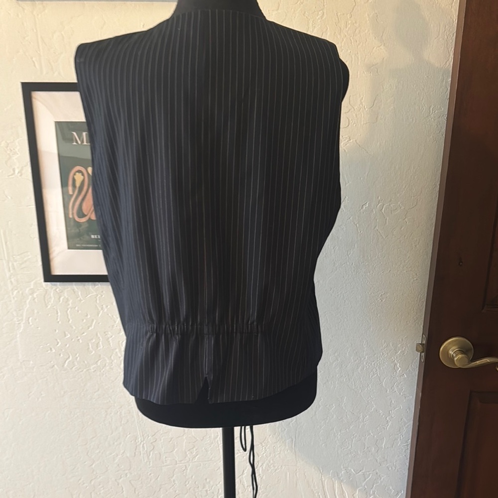 Dkny Black and White Vest with Notched Lapels - NWOT - Picture 4 of 6